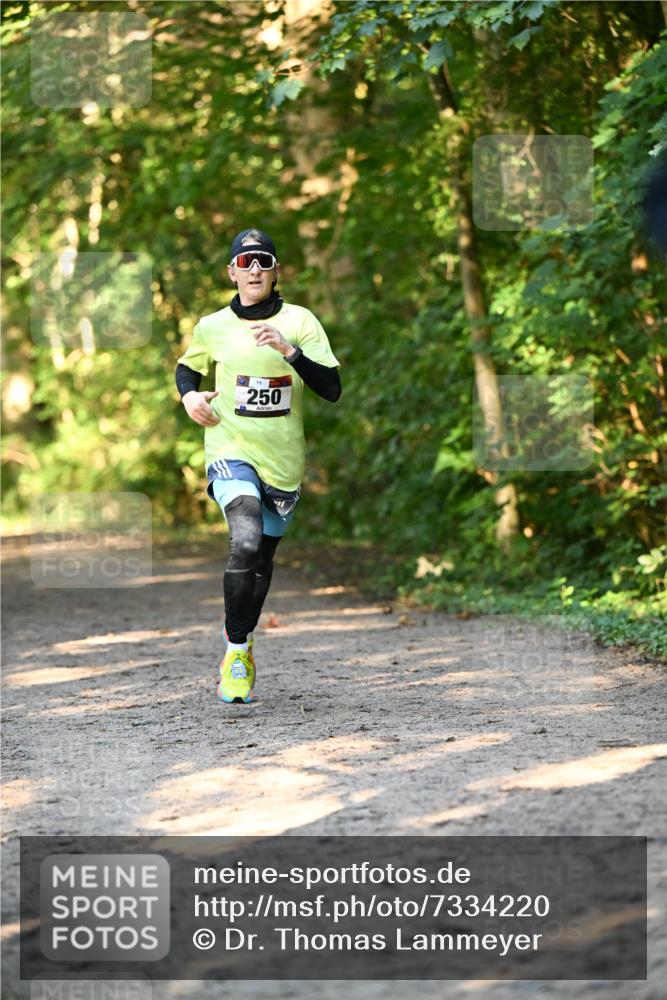 06.10.2024 - Bramfelder Halbmarathon 2024 Dr. Thomas Lammeyer http://msf.ph/oto/7334220 06.10.2024 09:49:29 Laufen 250 meine-sportfotos.de