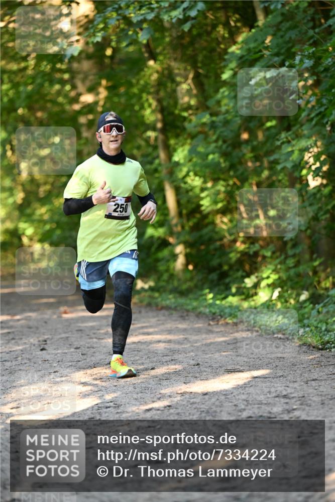 06.10.2024 - Bramfelder Halbmarathon 2024 Dr. Thomas Lammeyer http://msf.ph/oto/7334224 06.10.2024 09:49:29 Laufen 250 meine-sportfotos.de