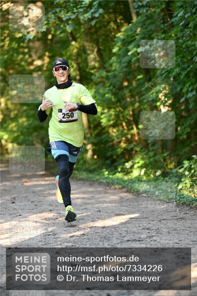 06.10.2024 - Bramfelder Halbmarathon 2024 Dr. Thomas Lammeyer http://msf.ph/oto/7334226 06.10.2024 09:49:29 Laufen 250 meine-sportfotos.de