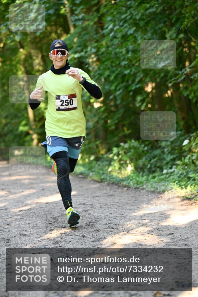 06.10.2024 - Bramfelder Halbmarathon 2024 Dr. Thomas Lammeyer http://msf.ph/oto/7334232 06.10.2024 09:49:30 Laufen 11, 250 meine-sportfotos.de