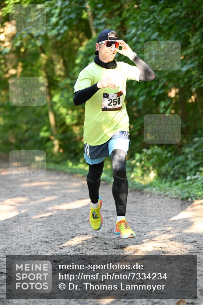 06.10.2024 - Bramfelder Halbmarathon 2024 Dr. Thomas Lammeyer http://msf.ph/oto/7334234 06.10.2024 09:49:30 Laufen 250 meine-sportfotos.de