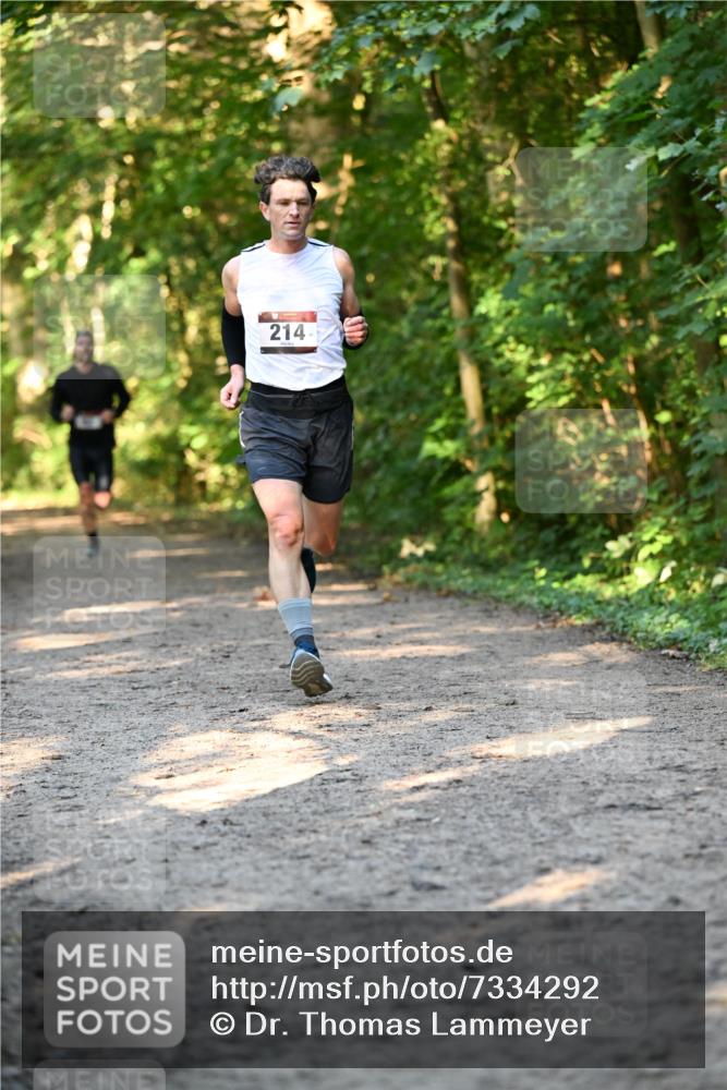06.10.2024 - Bramfelder Halbmarathon 2024 Dr. Thomas Lammeyer http://msf.ph/oto/7334292 06.10.2024 09:49:44 Laufen 214 meine-sportfotos.de