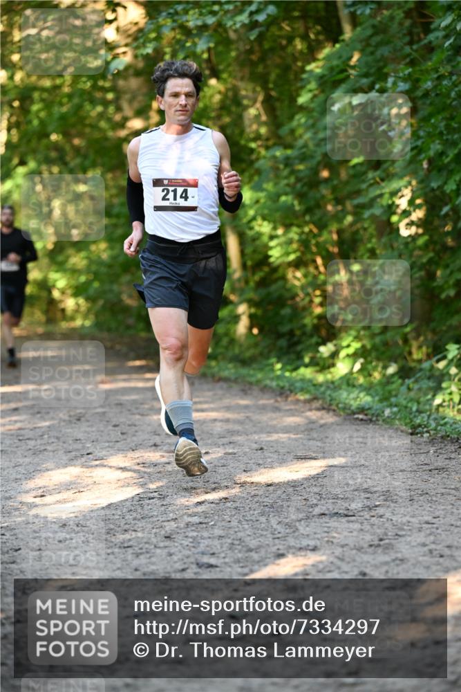 06.10.2024 - Bramfelder Halbmarathon 2024 Dr. Thomas Lammeyer http://msf.ph/oto/7334297 06.10.2024 09:49:45 Laufen 214 meine-sportfotos.de