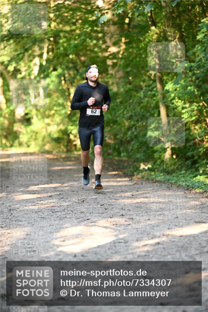 06.10.2024 - Bramfelder Halbmarathon 2024 Dr. Thomas Lammeyer http://msf.ph/oto/7334307 06.10.2024 09:49:47 Laufen 62 meine-sportfotos.de