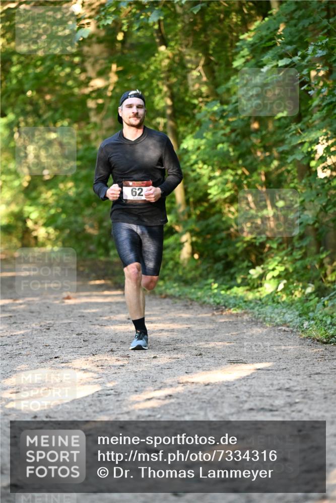 06.10.2024 - Bramfelder Halbmarathon 2024 Dr. Thomas Lammeyer http://msf.ph/oto/7334316 06.10.2024 09:49:48 Laufen 62 meine-sportfotos.de