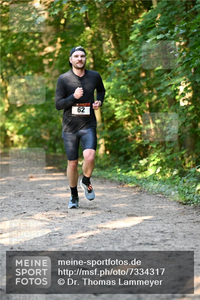 06.10.2024 - Bramfelder Halbmarathon 2024 Dr. Thomas Lammeyer http://msf.ph/oto/7334317 06.10.2024 09:49:49 Laufen 62 meine-sportfotos.de
