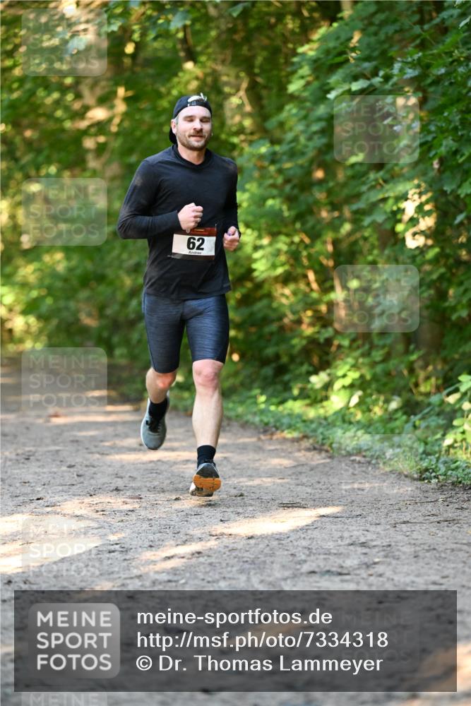 06.10.2024 - Bramfelder Halbmarathon 2024 Dr. Thomas Lammeyer http://msf.ph/oto/7334318 06.10.2024 09:49:49 Laufen 2, 62 meine-sportfotos.de