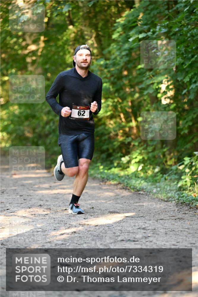 06.10.2024 - Bramfelder Halbmarathon 2024 Dr. Thomas Lammeyer http://msf.ph/oto/7334319 06.10.2024 09:49:49 Laufen 62 meine-sportfotos.de