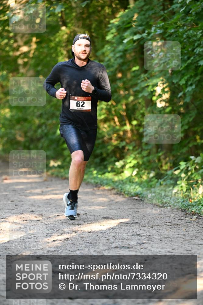 06.10.2024 - Bramfelder Halbmarathon 2024 Dr. Thomas Lammeyer http://msf.ph/oto/7334320 06.10.2024 09:49:49 Laufen 62 meine-sportfotos.de