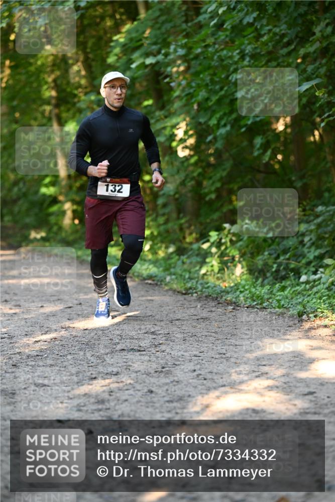 06.10.2024 - Bramfelder Halbmarathon 2024 Dr. Thomas Lammeyer http://msf.ph/oto/7334332 06.10.2024 09:50:00 Laufen 132 meine-sportfotos.de