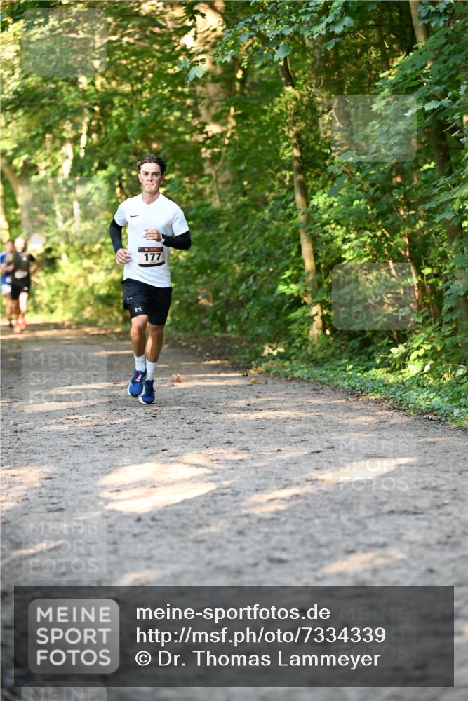 06.10.2024 - Bramfelder Halbmarathon 2024 Dr. Thomas Lammeyer http://msf.ph/oto/7334339 06.10.2024 09:50:01 Laufen 177 meine-sportfotos.de