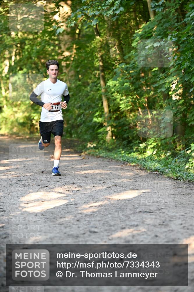 06.10.2024 - Bramfelder Halbmarathon 2024 Dr. Thomas Lammeyer http://msf.ph/oto/7334343 06.10.2024 09:50:02 Laufen 177 meine-sportfotos.de