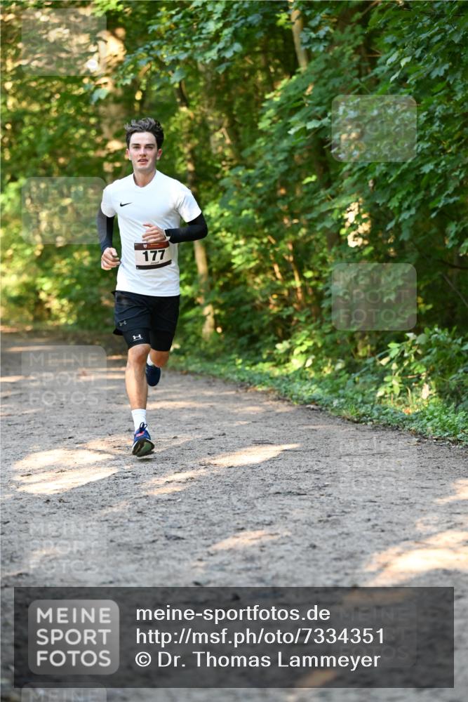 06.10.2024 - Bramfelder Halbmarathon 2024 Dr. Thomas Lammeyer http://msf.ph/oto/7334351 06.10.2024 09:50:03 Laufen 177 meine-sportfotos.de