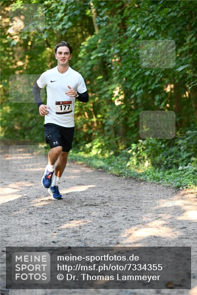 06.10.2024 - Bramfelder Halbmarathon 2024 Dr. Thomas Lammeyer http://msf.ph/oto/7334355 06.10.2024 09:50:04 Laufen 177 meine-sportfotos.de