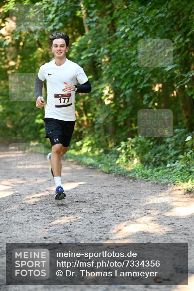06.10.2024 - Bramfelder Halbmarathon 2024 Dr. Thomas Lammeyer http://msf.ph/oto/7334356 06.10.2024 09:50:04 Laufen 1, 177 meine-sportfotos.de