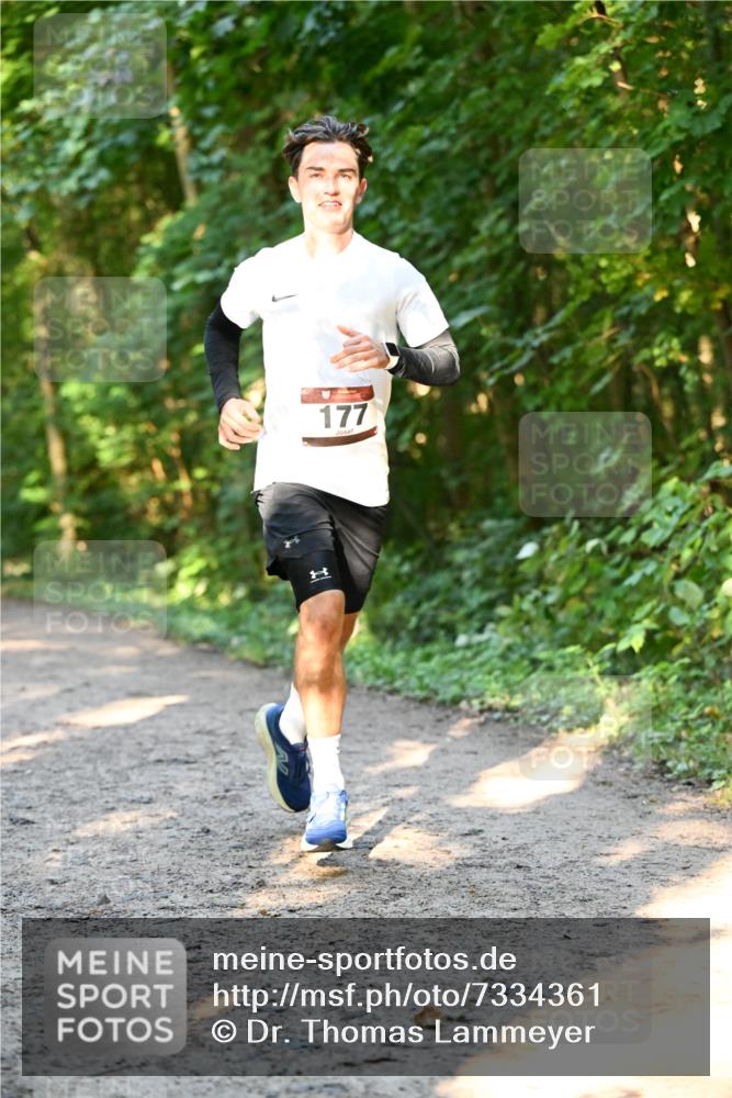 06.10.2024 - Bramfelder Halbmarathon 2024 Dr. Thomas Lammeyer http://msf.ph/oto/7334361 06.10.2024 09:50:04 Laufen 177 meine-sportfotos.de