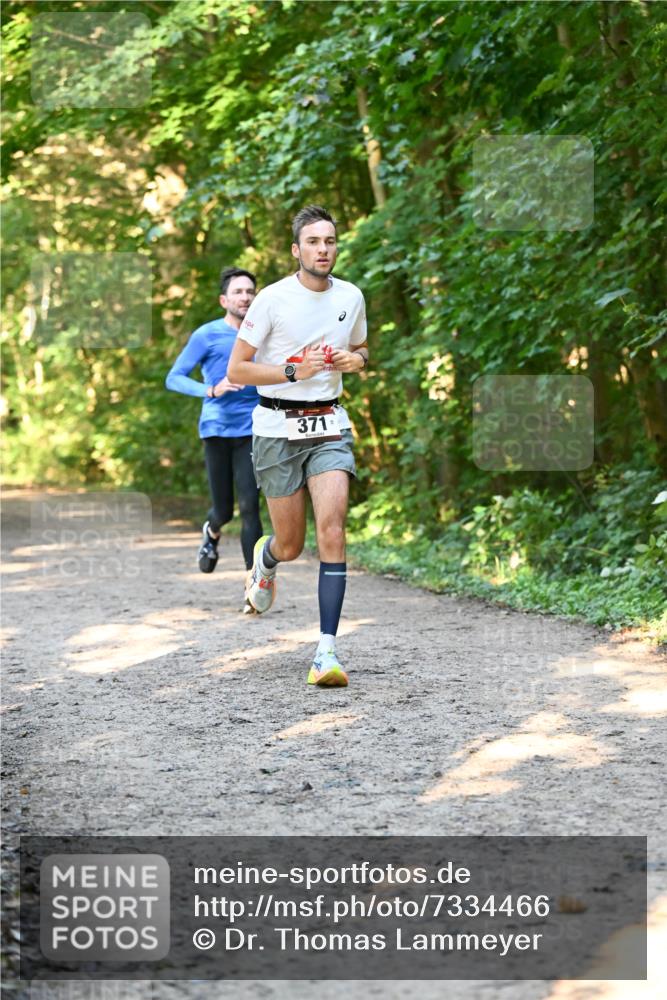 06.10.2024 - Bramfelder Halbmarathon 2024 Dr. Thomas Lammeyer http://msf.ph/oto/7334466 06.10.2024 09:50:36 Laufen 371 meine-sportfotos.de