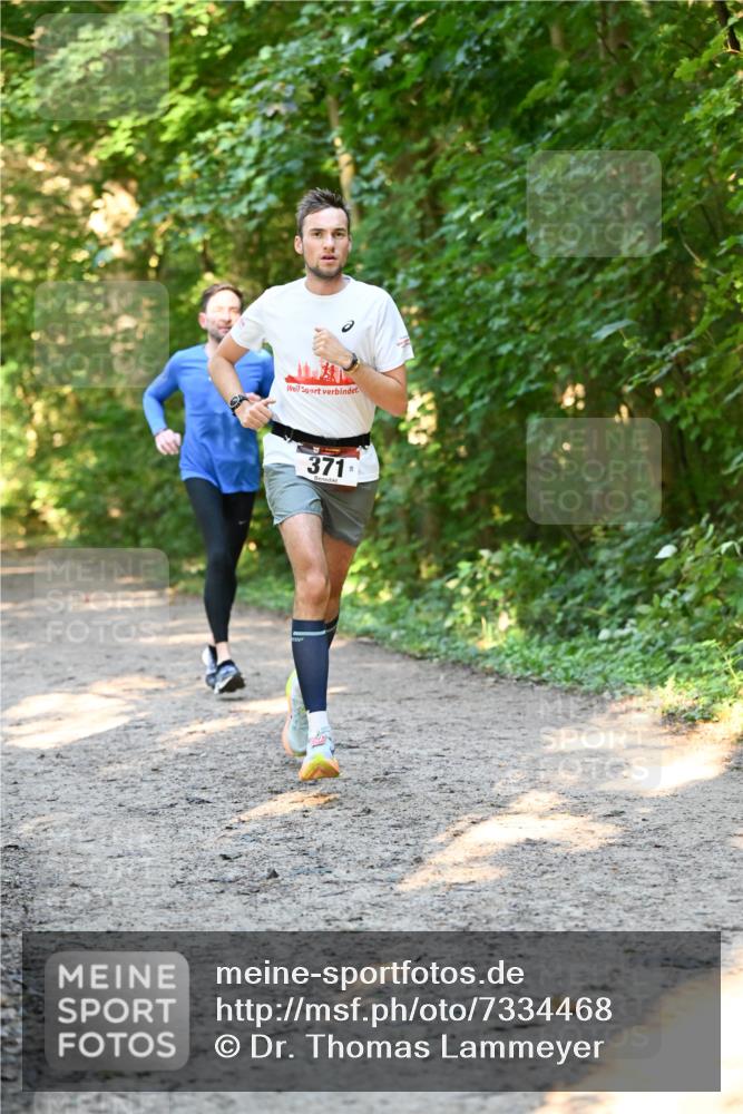06.10.2024 - Bramfelder Halbmarathon 2024 Dr. Thomas Lammeyer http://msf.ph/oto/7334468 06.10.2024 09:50:36 Laufen 371 meine-sportfotos.de