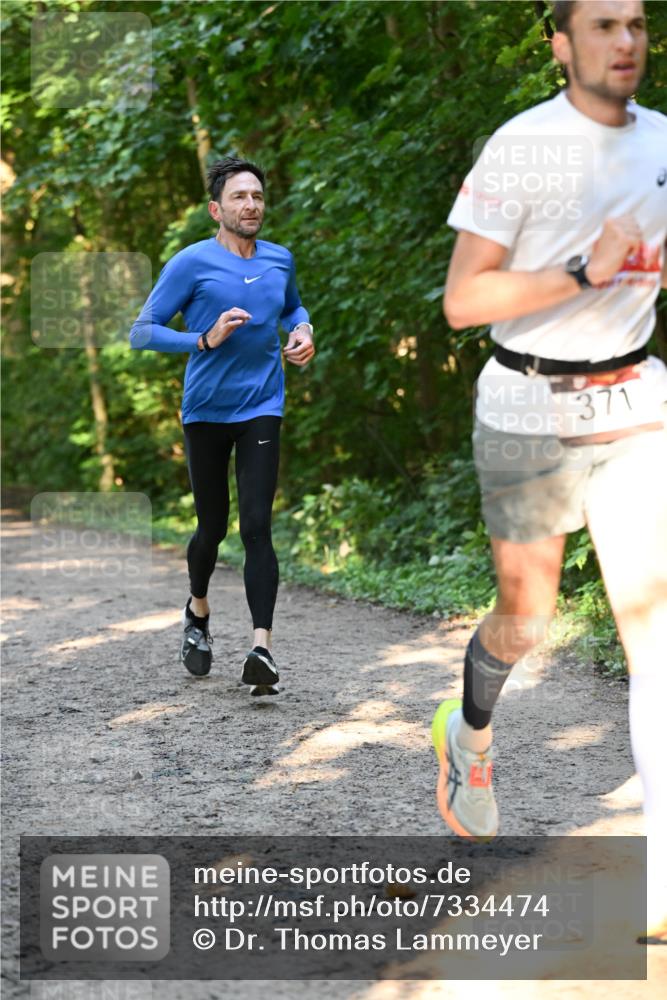 06.10.2024 - Bramfelder Halbmarathon 2024 Dr. Thomas Lammeyer http://msf.ph/oto/7334474 06.10.2024 09:50:37 Laufen 371 meine-sportfotos.de