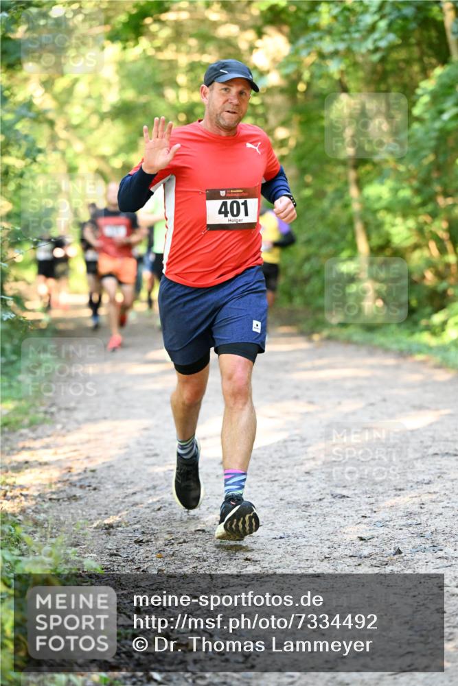 06.10.2024 - Bramfelder Halbmarathon 2024 Dr. Thomas Lammeyer http://msf.ph/oto/7334492 06.10.2024 09:50:46 Laufen 33, 401 meine-sportfotos.de
