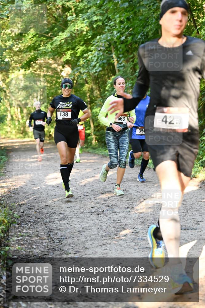 06.10.2024 - Bramfelder Halbmarathon 2024 Dr. Thomas Lammeyer http://msf.ph/oto/7334529 06.10.2024 09:50:54 Laufen 11, 138, 563, 354, 425 meine-sportfotos.de