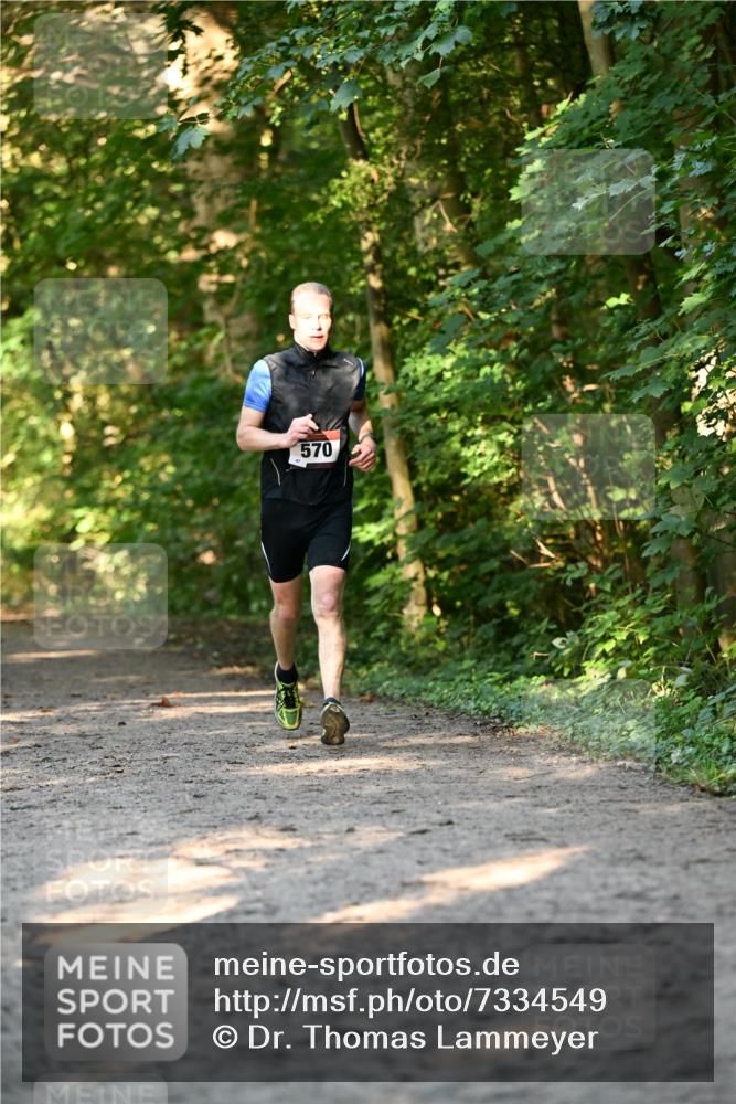 06.10.2024 - Bramfelder Halbmarathon 2024 Dr. Thomas Lammeyer http://msf.ph/oto/7334549 06.10.2024 09:50:59 Laufen 570 meine-sportfotos.de