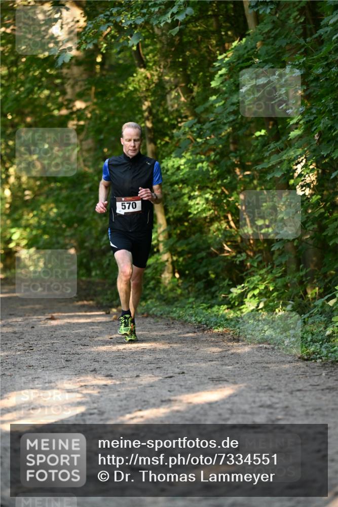 06.10.2024 - Bramfelder Halbmarathon 2024 Dr. Thomas Lammeyer http://msf.ph/oto/7334551 06.10.2024 09:50:59 Laufen 570 meine-sportfotos.de