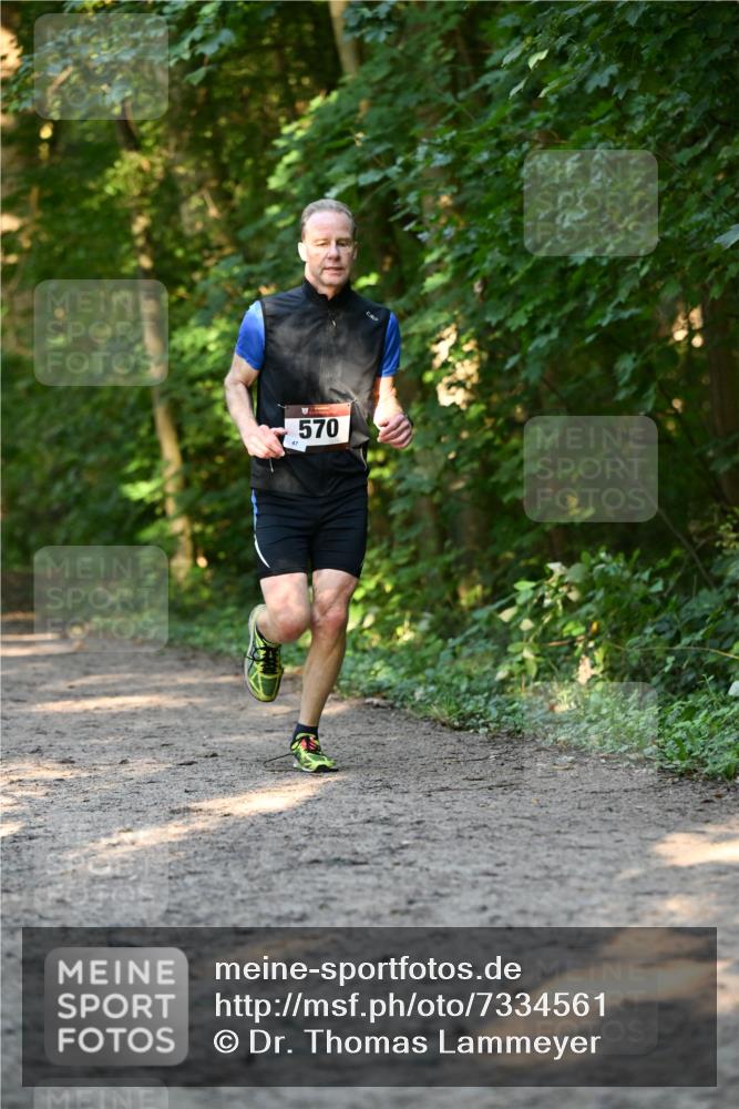 06.10.2024 - Bramfelder Halbmarathon 2024 Dr. Thomas Lammeyer http://msf.ph/oto/7334561 06.10.2024 09:51:01 Laufen 570 meine-sportfotos.de