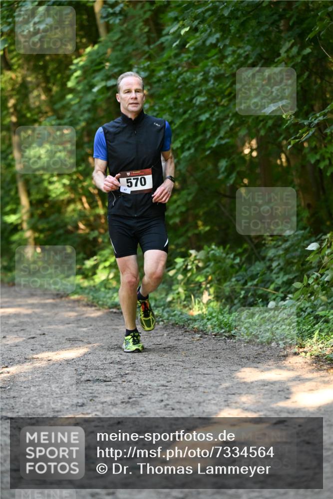 06.10.2024 - Bramfelder Halbmarathon 2024 Dr. Thomas Lammeyer http://msf.ph/oto/7334564 06.10.2024 09:51:01 Laufen 570 meine-sportfotos.de