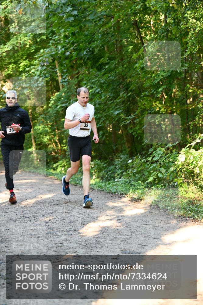 06.10.2024 - Bramfelder Halbmarathon 2024 Dr. Thomas Lammeyer http://msf.ph/oto/7334624 06.10.2024 09:51:44 Laufen 38, 32 meine-sportfotos.de