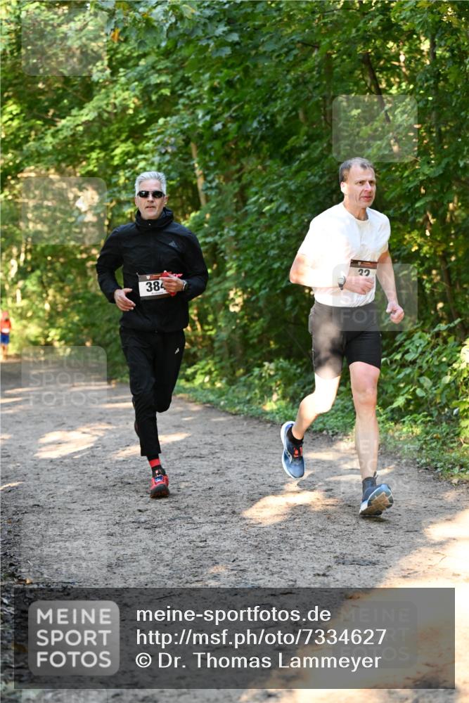 06.10.2024 - Bramfelder Halbmarathon 2024 Dr. Thomas Lammeyer http://msf.ph/oto/7334627 06.10.2024 09:51:44 Laufen 384, 22 meine-sportfotos.de