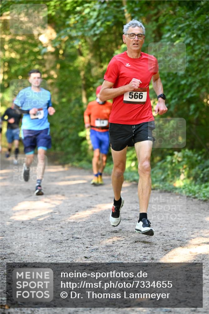 06.10.2024 - Bramfelder Halbmarathon 2024 Dr. Thomas Lammeyer http://msf.ph/oto/7334655 06.10.2024 09:51:54 Laufen 566 meine-sportfotos.de