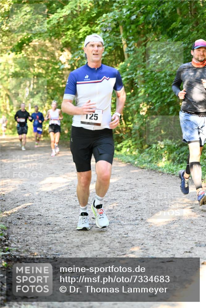 06.10.2024 - Bramfelder Halbmarathon 2024 Dr. Thomas Lammeyer http://msf.ph/oto/7334683 06.10.2024 09:51:59 Laufen 125, 1 meine-sportfotos.de