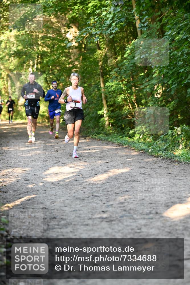 06.10.2024 - Bramfelder Halbmarathon 2024 Dr. Thomas Lammeyer http://msf.ph/oto/7334688 06.10.2024 09:52:01 Laufen 352 meine-sportfotos.de