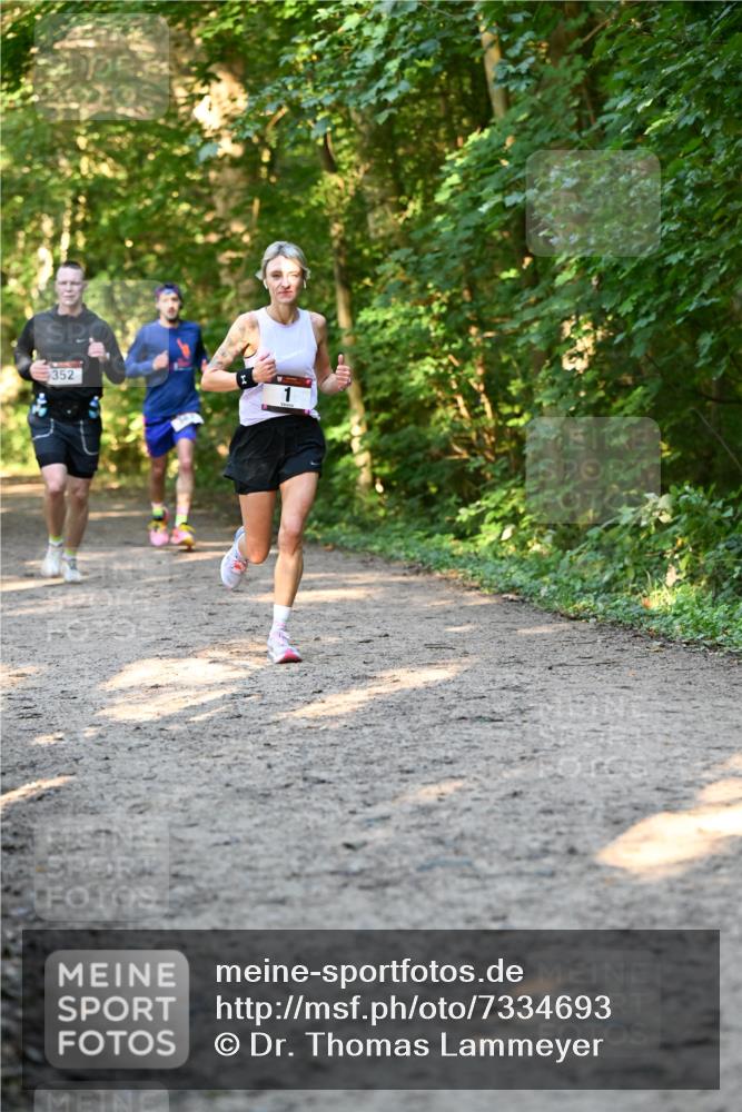 06.10.2024 - Bramfelder Halbmarathon 2024 Dr. Thomas Lammeyer http://msf.ph/oto/7334693 06.10.2024 09:52:01 Laufen 352 meine-sportfotos.de