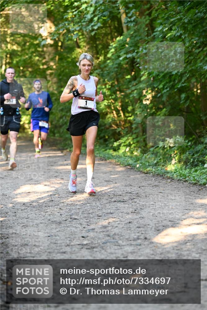 06.10.2024 - Bramfelder Halbmarathon 2024 Dr. Thomas Lammeyer http://msf.ph/oto/7334697 06.10.2024 09:52:02 Laufen 352, 1 meine-sportfotos.de