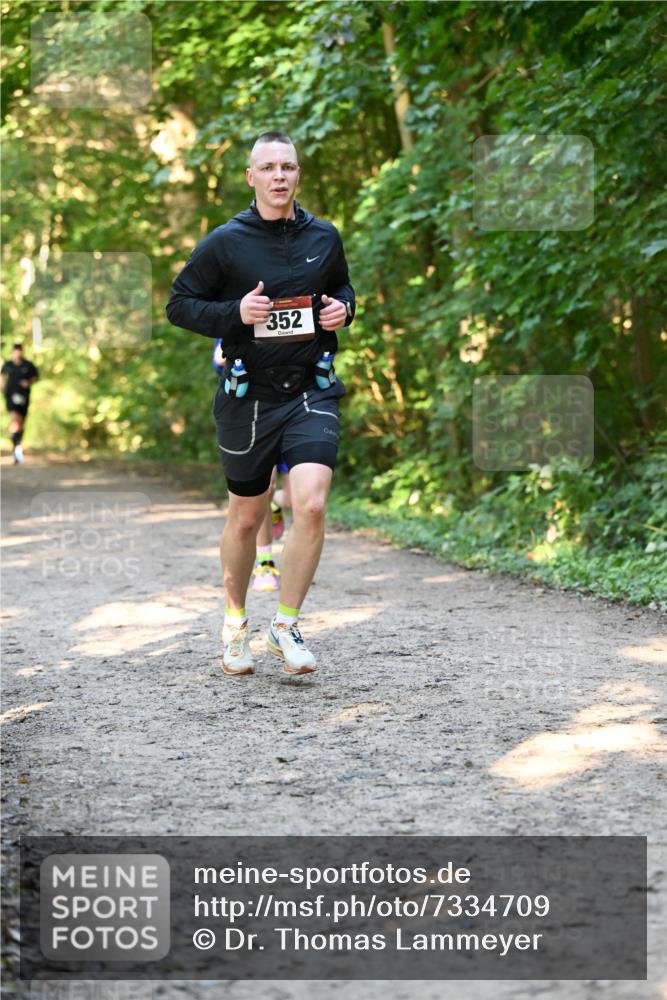 06.10.2024 - Bramfelder Halbmarathon 2024 Dr. Thomas Lammeyer http://msf.ph/oto/7334709 06.10.2024 09:52:04 Laufen 352 meine-sportfotos.de