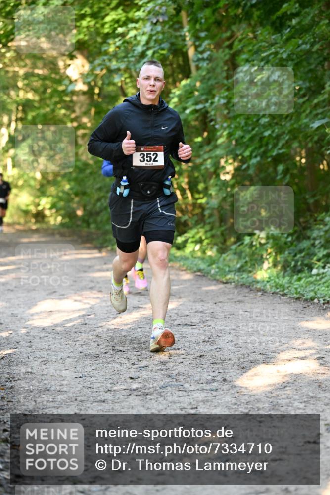 06.10.2024 - Bramfelder Halbmarathon 2024 Dr. Thomas Lammeyer http://msf.ph/oto/7334710 06.10.2024 09:52:04 Laufen 352 meine-sportfotos.de