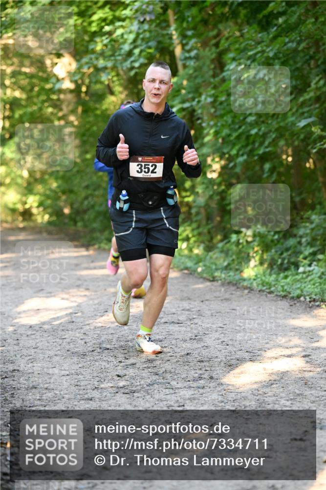 06.10.2024 - Bramfelder Halbmarathon 2024 Dr. Thomas Lammeyer http://msf.ph/oto/7334711 06.10.2024 09:52:04 Laufen 352 meine-sportfotos.de