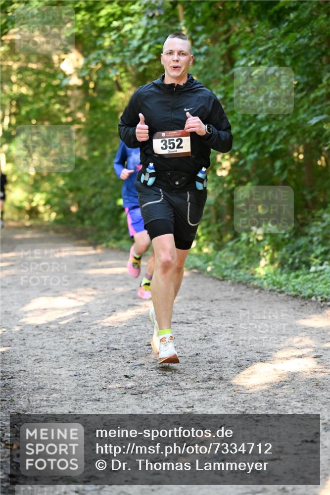 06.10.2024 - Bramfelder Halbmarathon 2024 Dr. Thomas Lammeyer http://msf.ph/oto/7334712 06.10.2024 09:52:04 Laufen 352 meine-sportfotos.de
