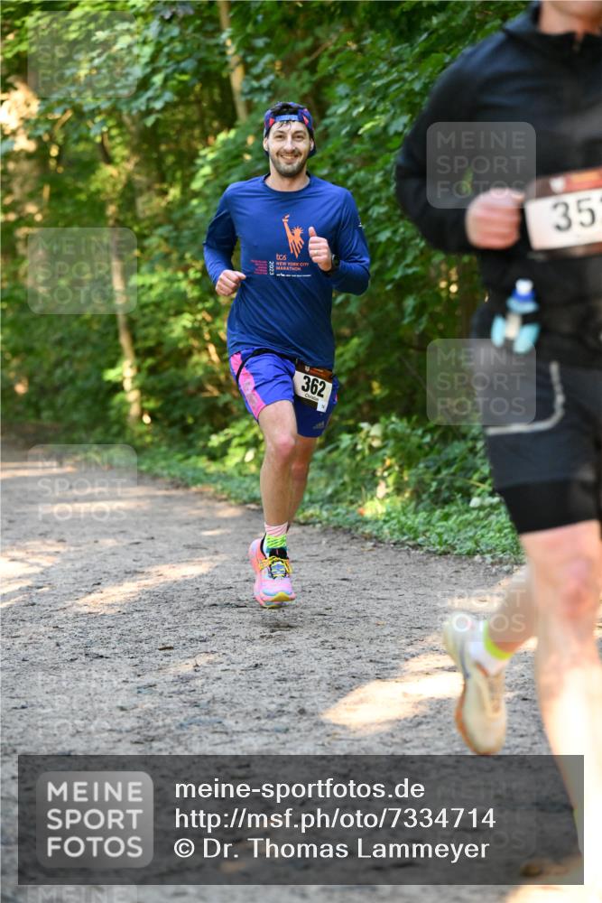 06.10.2024 - Bramfelder Halbmarathon 2024 Dr. Thomas Lammeyer http://msf.ph/oto/7334714 06.10.2024 09:52:05 Laufen 362, 35 meine-sportfotos.de