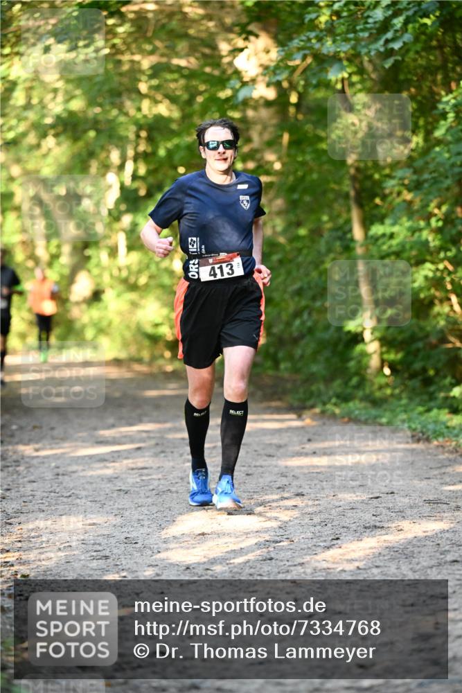 06.10.2024 - Bramfelder Halbmarathon 2024 Dr. Thomas Lammeyer http://msf.ph/oto/7334768 06.10.2024 09:52:19 Laufen 413 meine-sportfotos.de