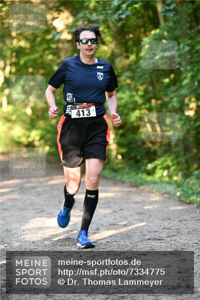 06.10.2024 - Bramfelder Halbmarathon 2024 Dr. Thomas Lammeyer http://msf.ph/oto/7334775 06.10.2024 09:52:20 Laufen 413 meine-sportfotos.de