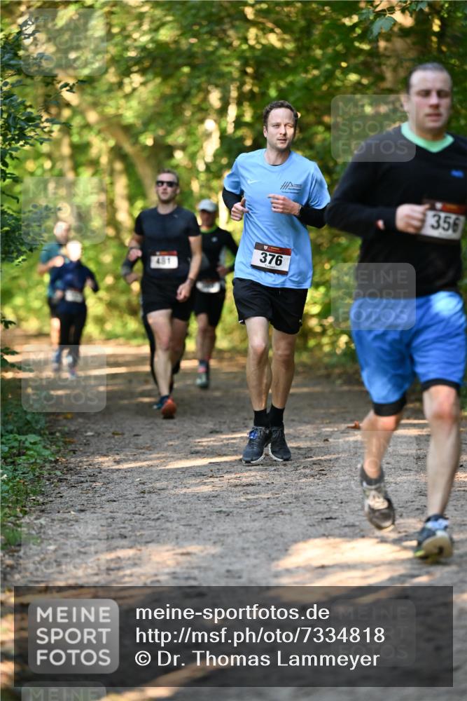 06.10.2024 - Bramfelder Halbmarathon 2024 Dr. Thomas Lammeyer http://msf.ph/oto/7334818 06.10.2024 09:52:32 Laufen 376, 356 meine-sportfotos.de