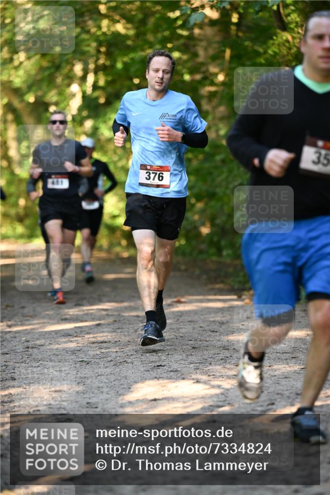 06.10.2024 - Bramfelder Halbmarathon 2024 Dr. Thomas Lammeyer http://msf.ph/oto/7334824 06.10.2024 09:52:33 Laufen 376, 35 meine-sportfotos.de
