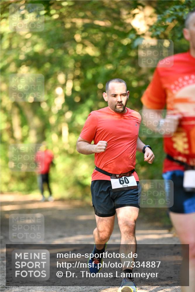 06.10.2024 - Bramfelder Halbmarathon 2024 Dr. Thomas Lammeyer http://msf.ph/oto/7334887 06.10.2024 09:53:00 Laufen 60 meine-sportfotos.de