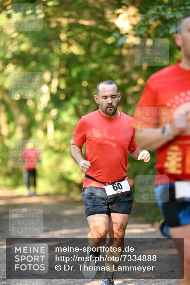 06.10.2024 - Bramfelder Halbmarathon 2024 Dr. Thomas Lammeyer http://msf.ph/oto/7334888 06.10.2024 09:53:00 Laufen 60 meine-sportfotos.de