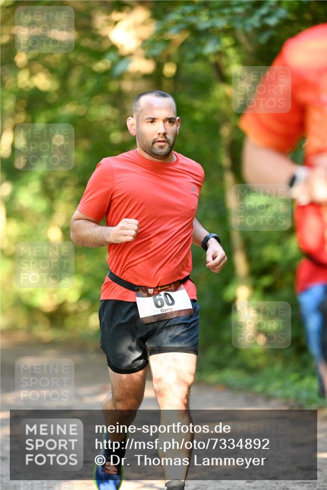 06.10.2024 - Bramfelder Halbmarathon 2024 Dr. Thomas Lammeyer http://msf.ph/oto/7334892 06.10.2024 09:53:00 Laufen 60 meine-sportfotos.de