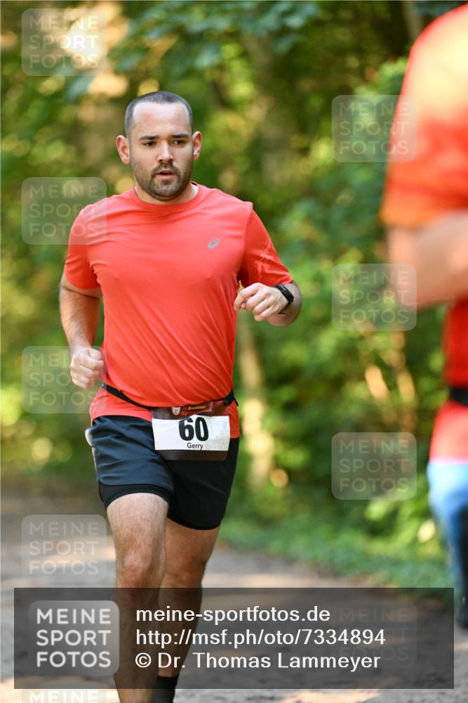 06.10.2024 - Bramfelder Halbmarathon 2024 Dr. Thomas Lammeyer http://msf.ph/oto/7334894 06.10.2024 09:53:01 Laufen 60, 60 meine-sportfotos.de
