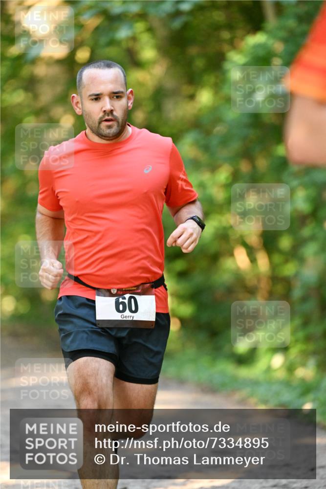 06.10.2024 - Bramfelder Halbmarathon 2024 Dr. Thomas Lammeyer http://msf.ph/oto/7334895 06.10.2024 09:53:01 Laufen 60 meine-sportfotos.de